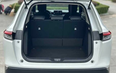 Honda Vezel, 2024 год, 1 980 000 рублей, 13 фотография