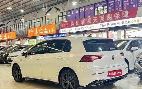 Volkswagen Golf VIII, 2022 год, 2 277 000 рублей, 2 фотография