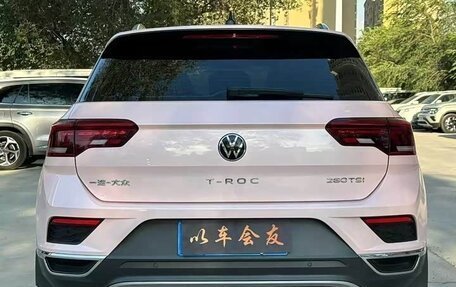 Volkswagen T-Roc I, 2022 год, 1 430 000 рублей, 3 фотография