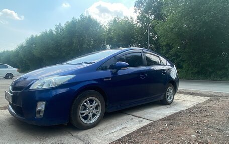 Toyota Prius, 2010 год, 980 000 рублей, 3 фотография