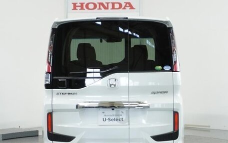 Honda Stepwgn IV, 2021 год, 2 060 000 рублей, 5 фотография