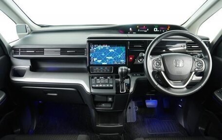 Honda Stepwgn IV, 2021 год, 2 060 000 рублей, 12 фотография