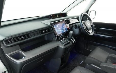 Honda Stepwgn IV, 2021 год, 2 060 000 рублей, 25 фотография