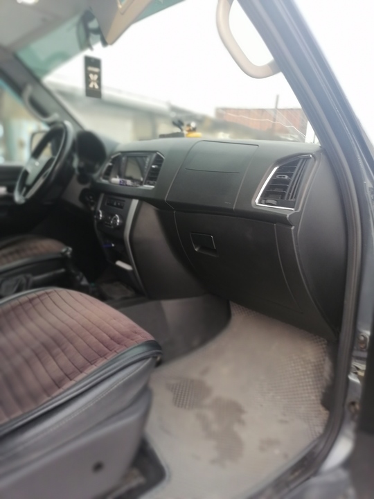 УАЗ Patriot I рестайлинг -3, 2016 год, 900 000 рублей, 27 фотография