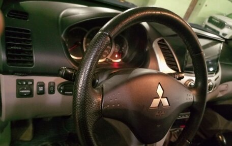 Mitsubishi L200 IV рестайлинг, 2011 год, 1 300 000 рублей, 8 фотография