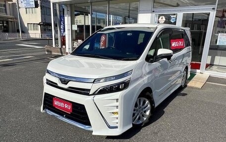 Toyota Voxy III, 2021 год, 1 855 000 рублей, 1 фотография
