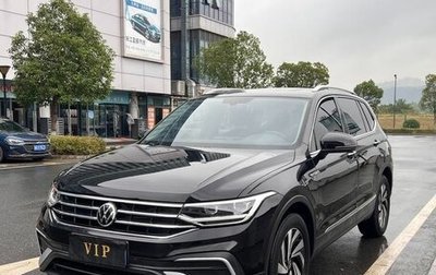 Volkswagen Tiguan II, 2022 год, 1 890 500 рублей, 1 фотография