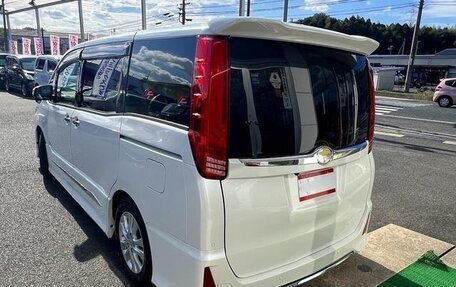 Toyota Voxy III, 2021 год, 1 855 000 рублей, 3 фотография