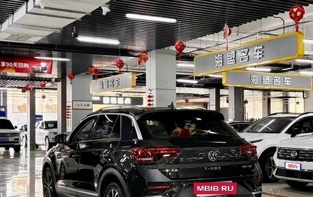 Volkswagen T-Roc I, 2022 год, 1 857 000 рублей, 6 фотография