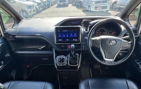 Toyota Voxy III, 2021 год, 1 855 000 рублей, 17 фотография