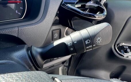 Toyota Voxy III, 2021 год, 1 855 000 рублей, 22 фотография