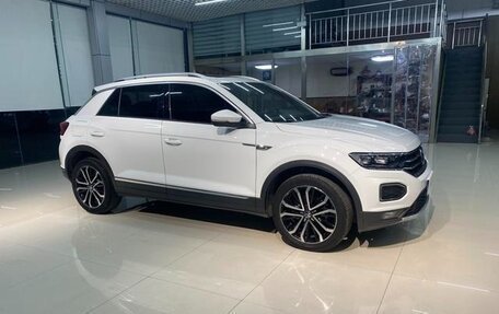 Volkswagen T-Roc I, 2022 год, 1 500 700 рублей, 3 фотография