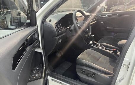 Volkswagen T-Roc I, 2022 год, 1 500 700 рублей, 11 фотография