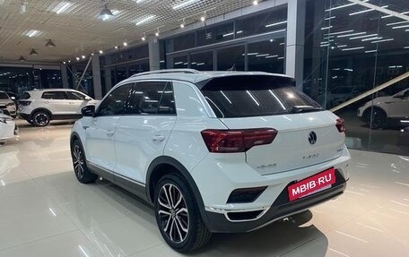 Volkswagen T-Roc I, 2022 год, 1 500 700 рублей, 6 фотография