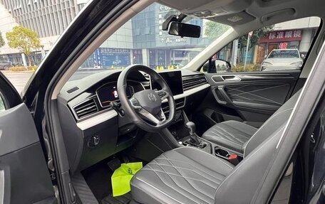 Volkswagen Tiguan II, 2022 год, 1 890 500 рублей, 6 фотография