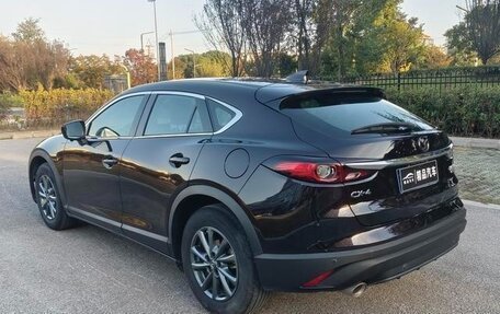 Mazda CX-4, 2021 год, 2 100 000 рублей, 4 фотография