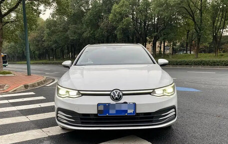 Volkswagen Golf VIII, 2022 год, 1 500 000 рублей, 2 фотография