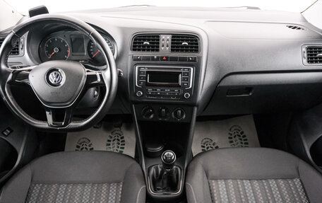 Volkswagen Polo VI (EU Market), 2015 год, 939 000 рублей, 9 фотография