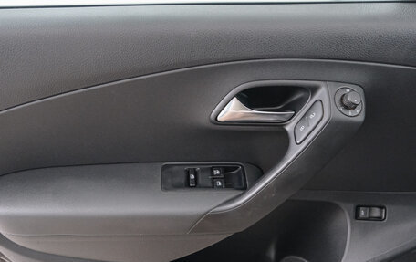 Volkswagen Polo VI (EU Market), 2015 год, 939 000 рублей, 17 фотография