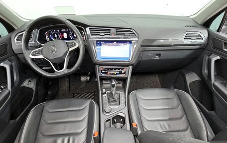 Volkswagen Tiguan II, 2022 год, 2 390 500 рублей, 7 фотография