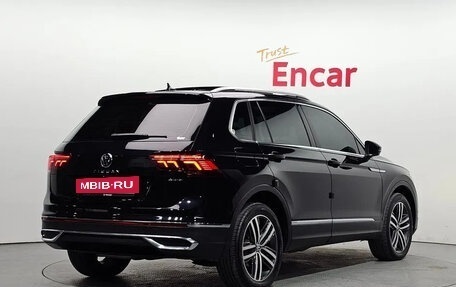 Volkswagen Tiguan II, 2022 год, 2 390 500 рублей, 3 фотография