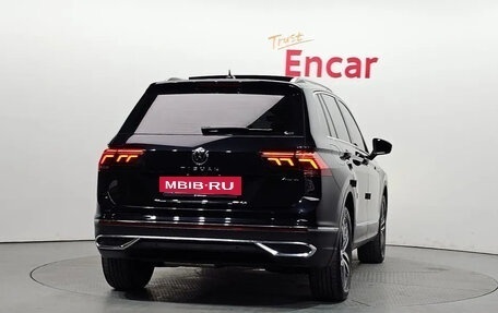 Volkswagen Tiguan II, 2022 год, 2 390 500 рублей, 4 фотография