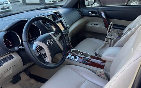 Toyota Highlander III, 2012 год, 2 000 000 рублей, 11 фотография