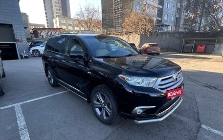 Toyota Highlander III, 2012 год, 2 000 000 рублей, 2 фотография