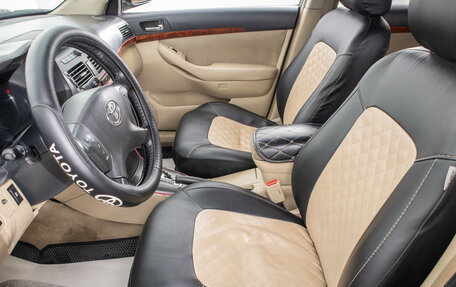 Toyota Avensis III рестайлинг, 2003 год, 689 000 рублей, 10 фотография