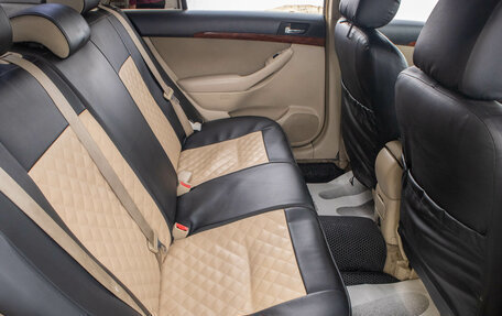 Toyota Avensis III рестайлинг, 2003 год, 689 000 рублей, 25 фотография