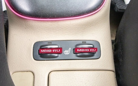 Toyota Avensis III рестайлинг, 2003 год, 689 000 рублей, 21 фотография