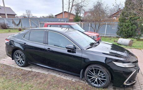 Toyota Camry, 2021 год, 4 300 000 рублей, 1 фотография