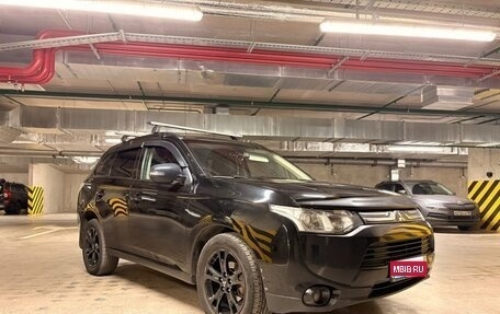 Mitsubishi Outlander III рестайлинг 3, 2013 год, 1 399 999 рублей, 1 фотография