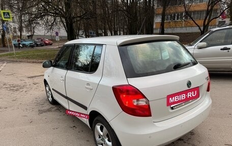 Skoda Fabia II, 2011 год, 800 000 рублей, 4 фотография