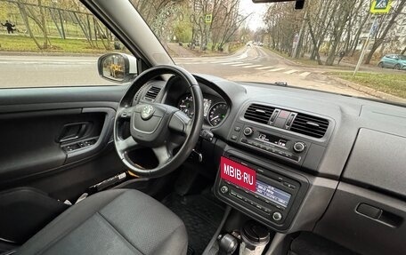 Skoda Fabia II, 2011 год, 800 000 рублей, 6 фотография