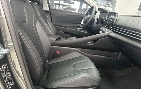 Hyundai Elantra, 2025 год, 1 980 000 рублей, 13 фотография