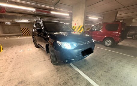 Mitsubishi Outlander III рестайлинг 3, 2013 год, 1 399 999 рублей, 9 фотография