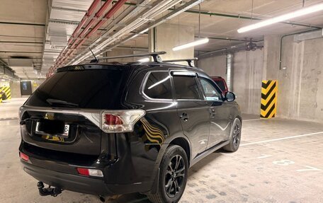 Mitsubishi Outlander III рестайлинг 3, 2013 год, 1 399 999 рублей, 7 фотография