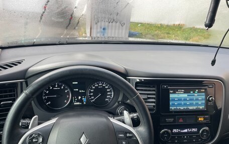 Mitsubishi Outlander III рестайлинг 3, 2013 год, 1 399 999 рублей, 16 фотография