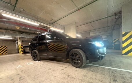 Mitsubishi Outlander III рестайлинг 3, 2013 год, 1 399 999 рублей, 17 фотография