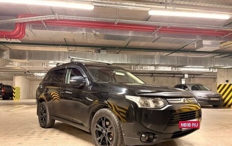 Mitsubishi Outlander III рестайлинг 3, 2013 год, 1 399 999 рублей, 8 фотография