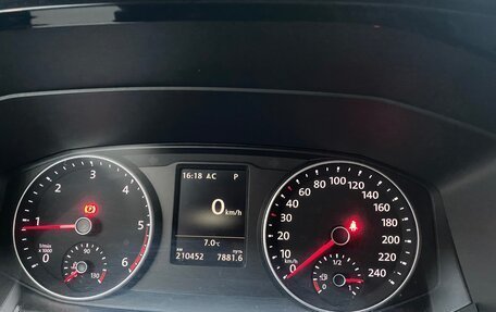 Volkswagen Multivan T6 рестайлинг, 2018 год, 4 100 000 рублей, 9 фотография