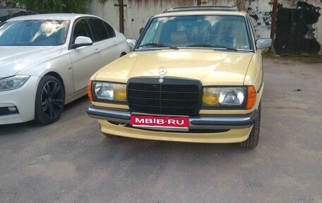 Mercedes-Benz W123, 1980 год, 599 000 рублей, 1 фотография