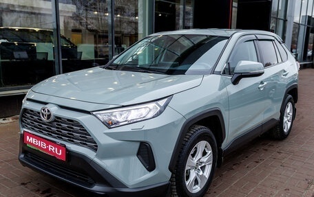 Toyota RAV4, 2019 год, 3 038 000 рублей, 1 фотография