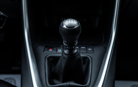 Toyota RAV4, 2019 год, 3 038 000 рублей, 12 фотография