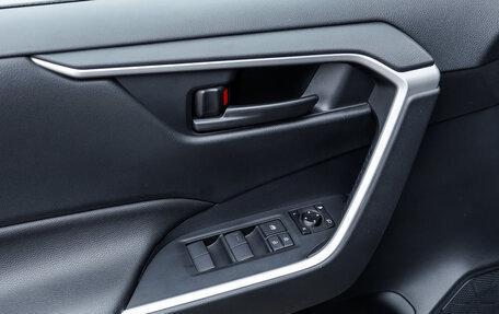 Toyota RAV4, 2019 год, 3 038 000 рублей, 16 фотография