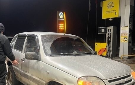 Chevrolet Niva I рестайлинг, 2004 год, 215 000 рублей, 2 фотография