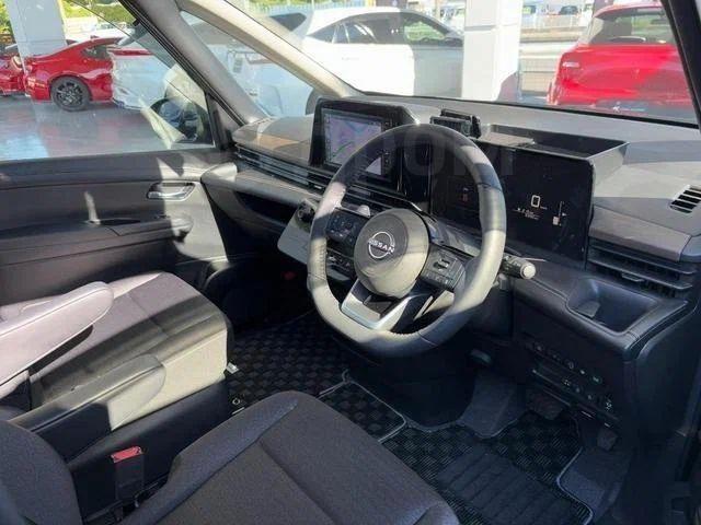 Nissan Serena V, 2022 год, 2 050 000 рублей, 7 фотография