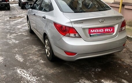 Hyundai Solaris II рестайлинг, 2012 год, 720 000 рублей, 5 фотография