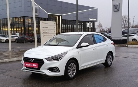 Hyundai Solaris II рестайлинг, 2017 год, 1 100 000 рублей, 1 фотография